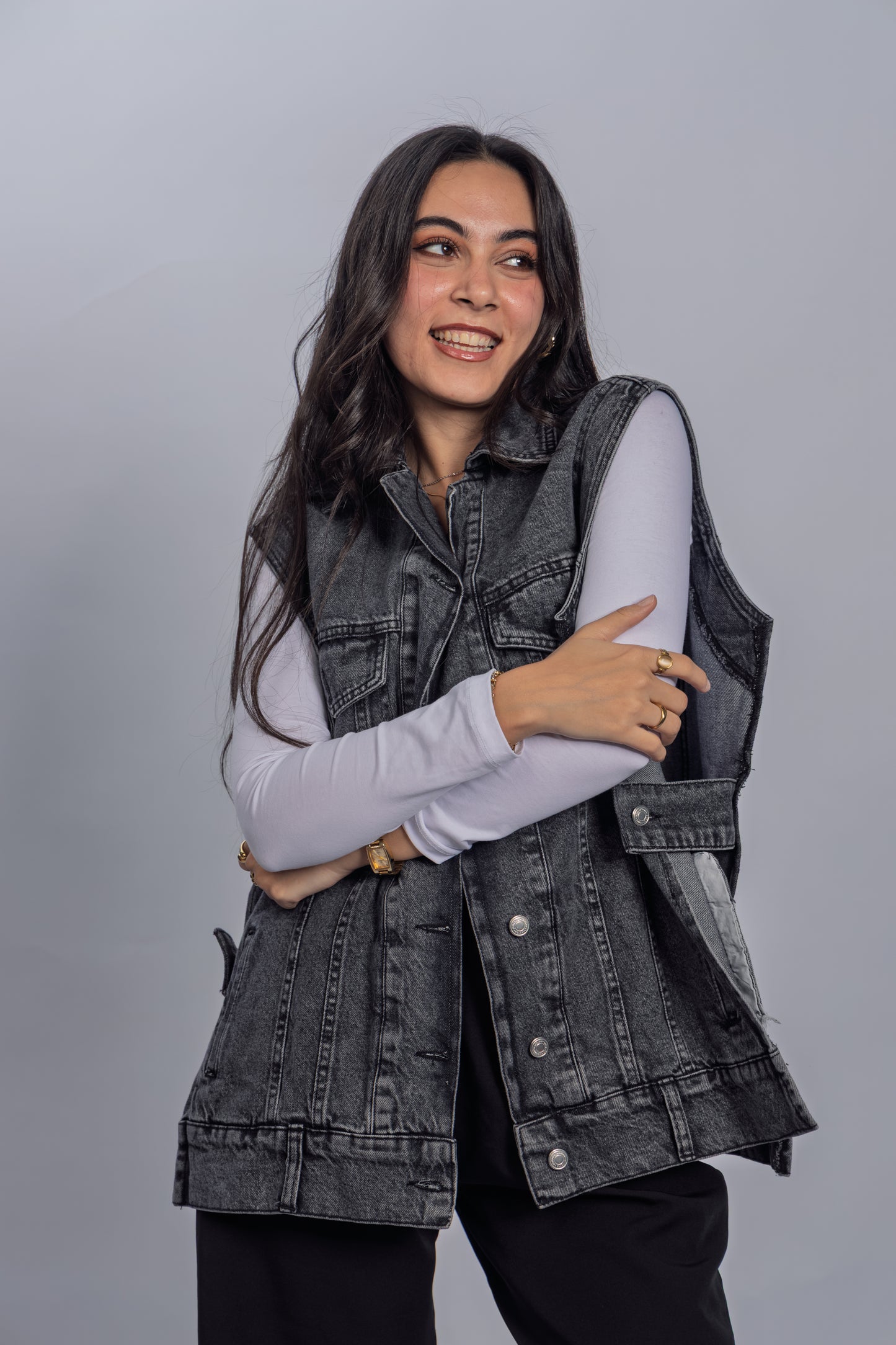 Urban Flow Vest in charcoal