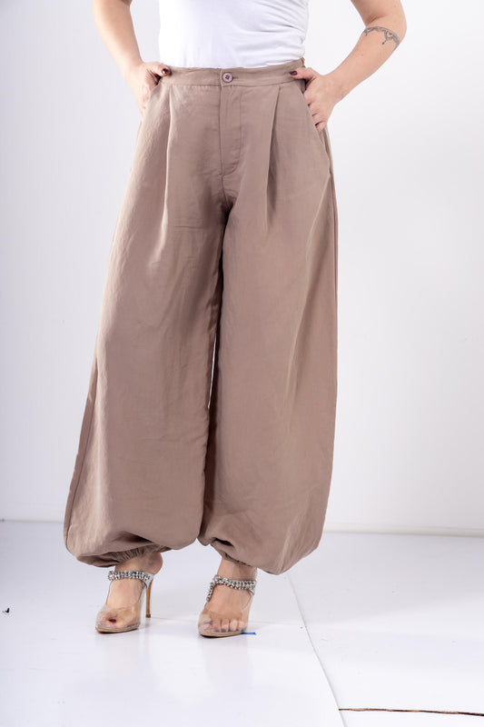 Pleated Balloon Pants In Cafe