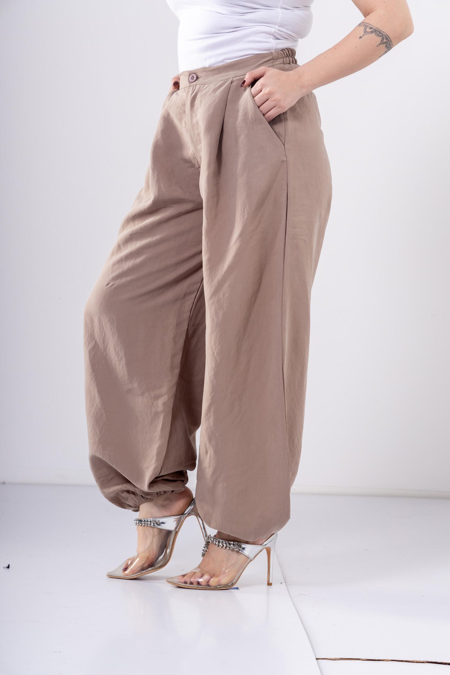 Pleated Balloon Pants In Cafe