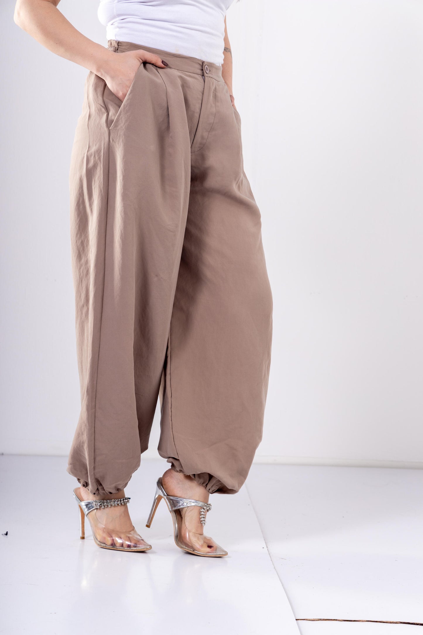 Pleated Balloon Pants In Cafe