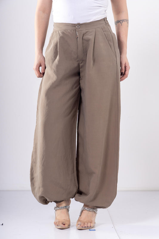 Pleated Balloon Pants In khaki